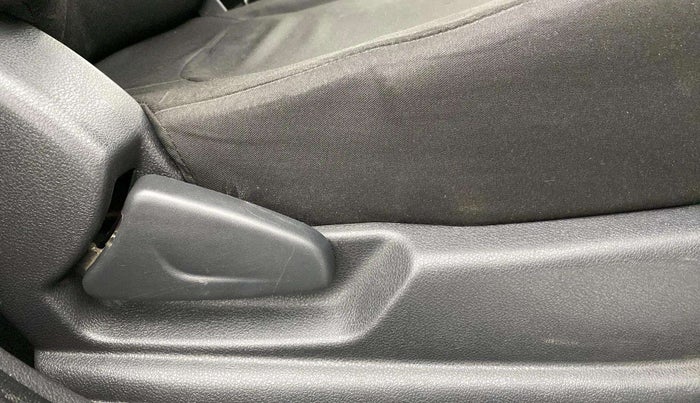 2016 Renault Kwid RXL, Petrol, Manual, 52,803 km, Driver Side Adjustment Panel