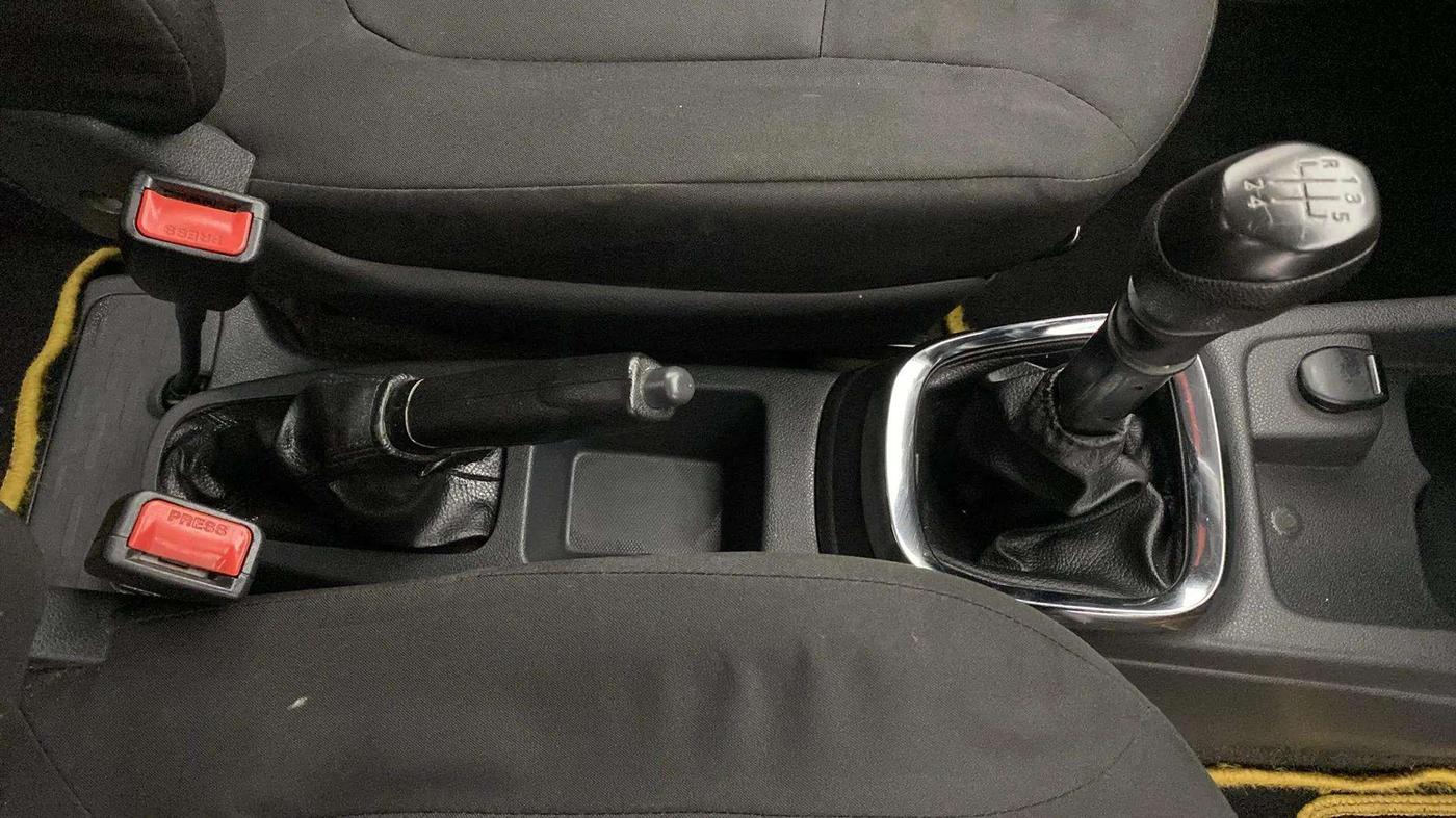 2016 Renault Kwid RXL, Petrol, Manual, 52,803 km, Gear Lever