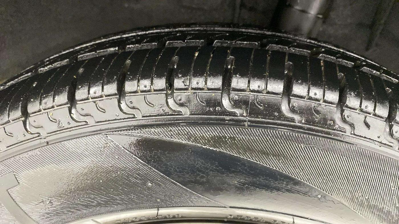 2016 Renault Kwid RXL, Petrol, Manual, 52,803 km, Left Rear Tyre Tread