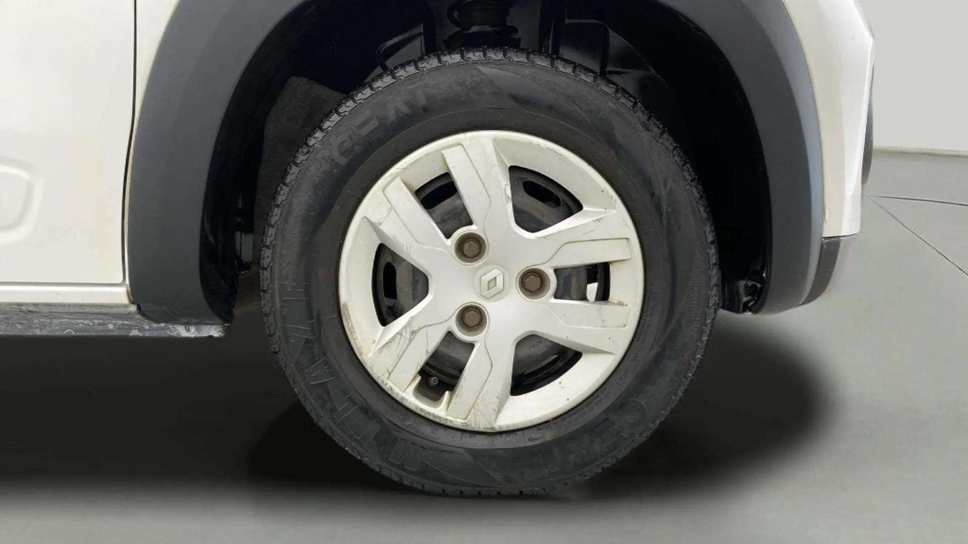 2016 Renault Kwid RXL, Petrol, Manual, 52,803 km, Right Front Wheel