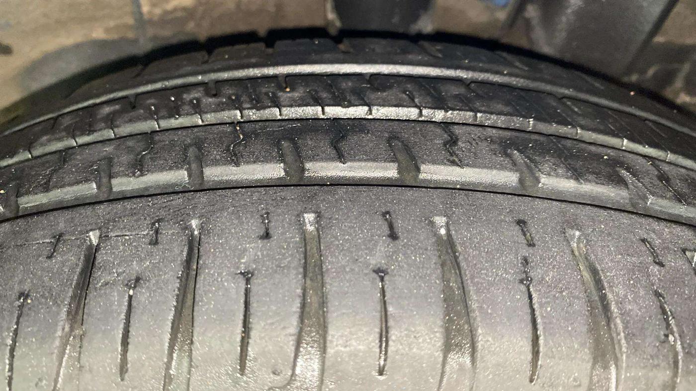 2018 Hyundai Grand i10 SPORTZ AT 1.2 KAPPA VTVT, Petrol, Automatic, 30,669 km, Left Rear Tyre Tread
