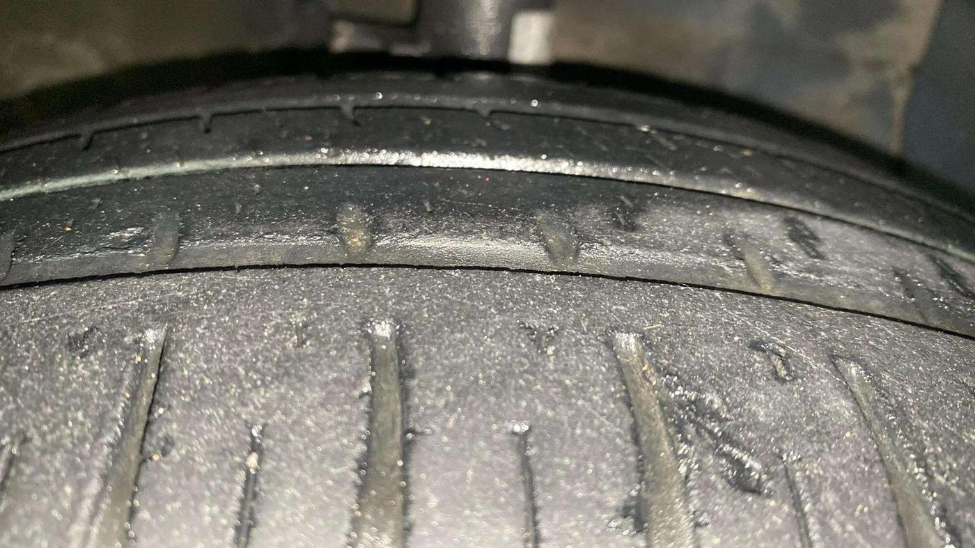 2018 Hyundai Grand i10 SPORTZ AT 1.2 KAPPA VTVT, Petrol, Automatic, 30,669 km, Right Front Tyre Tread