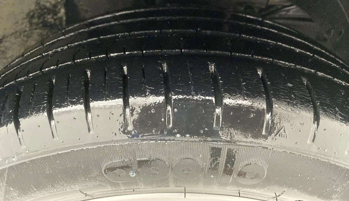 2019 Maruti Baleno ALPHA CVT PETROL 1.2, Petrol, Automatic, 44,370 km, Right Front Tyre Tread