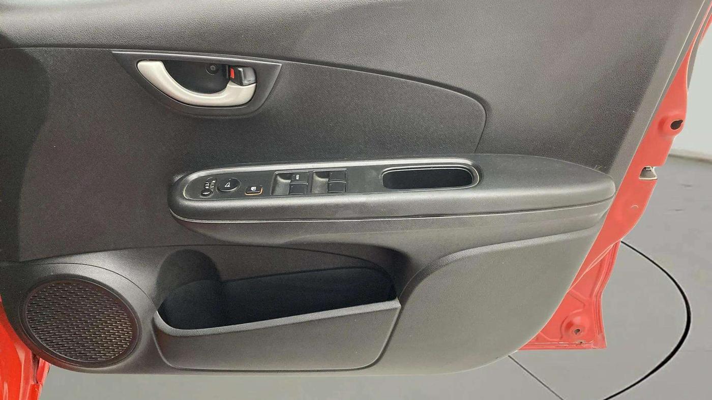 2016 Honda Brio VX AT, Petrol, Automatic, 74,058 km, Driver Side Door Panels Control