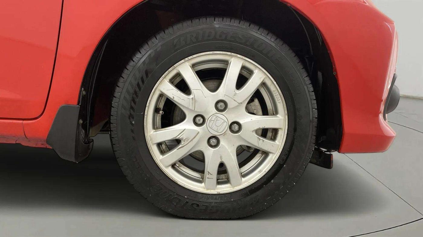 2016 Honda Brio VX AT, Petrol, Automatic, 74,058 km, Right Front Wheel