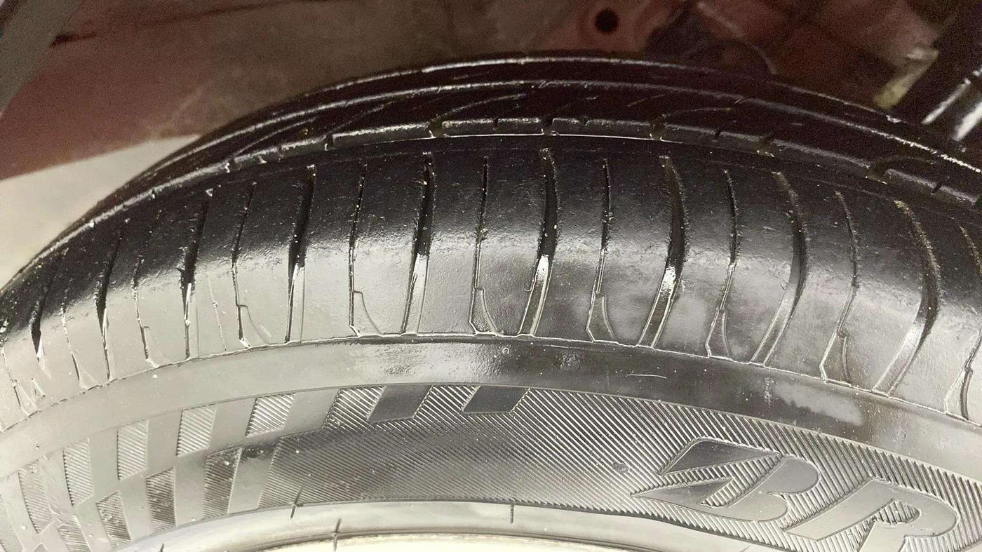 2016 Honda Brio VX AT, Petrol, Automatic, 74,058 km, Right Front Tyre Tread