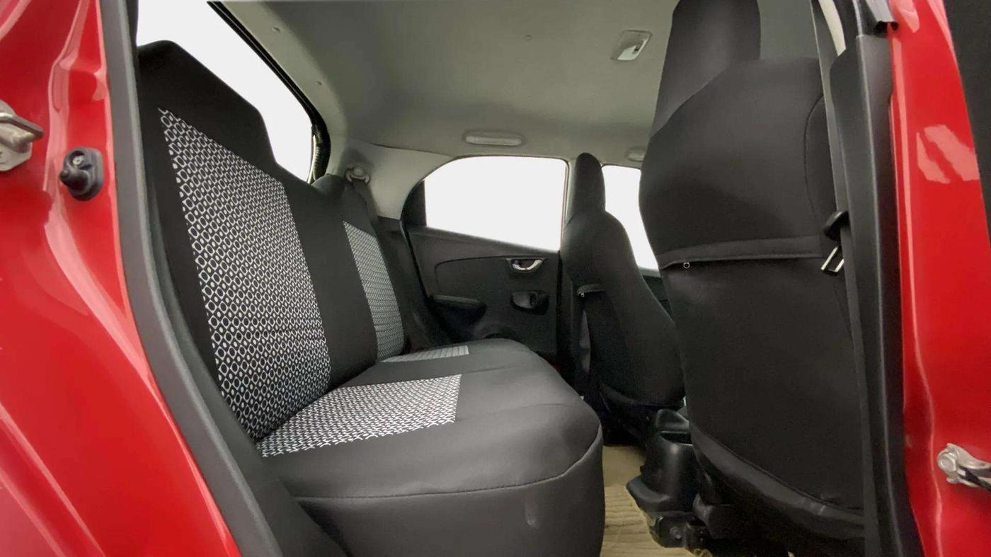 2016 Honda Brio VX AT, Petrol, Automatic, 74,058 km, Right Side Rear Door Cabin