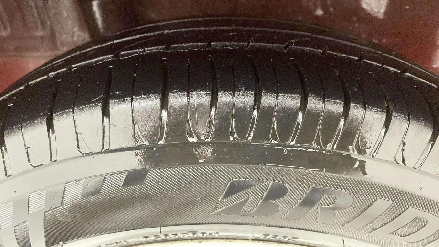 2016 Honda Brio VX AT, Petrol, Automatic, 74,058 km, Right Rear Tyre Tread