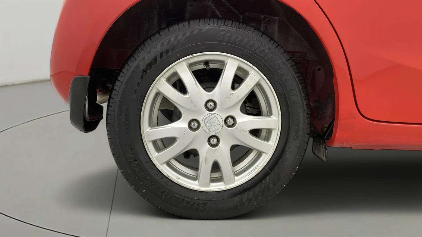2016 Honda Brio VX AT, Petrol, Automatic, 74,058 km, Right Rear Wheel