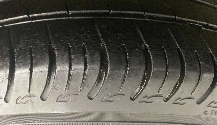 2022 Maruti New Wagon-R VXI CNG 1.0, CNG, Manual, 36,382 km, Right Front Tyre Tread
