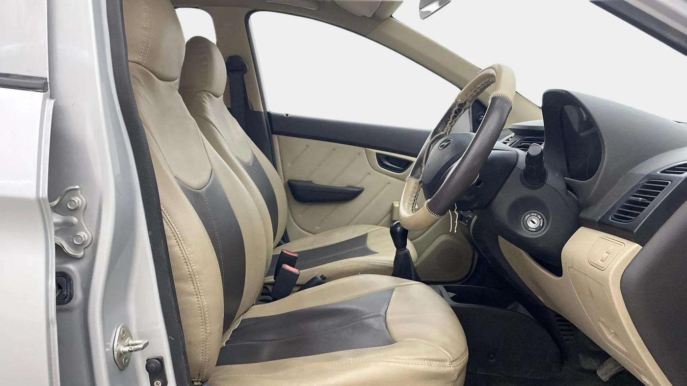 2014 Hyundai Eon D-LITE+, Petrol, Manual, 26,250 km, Right Side Front Door Cabin