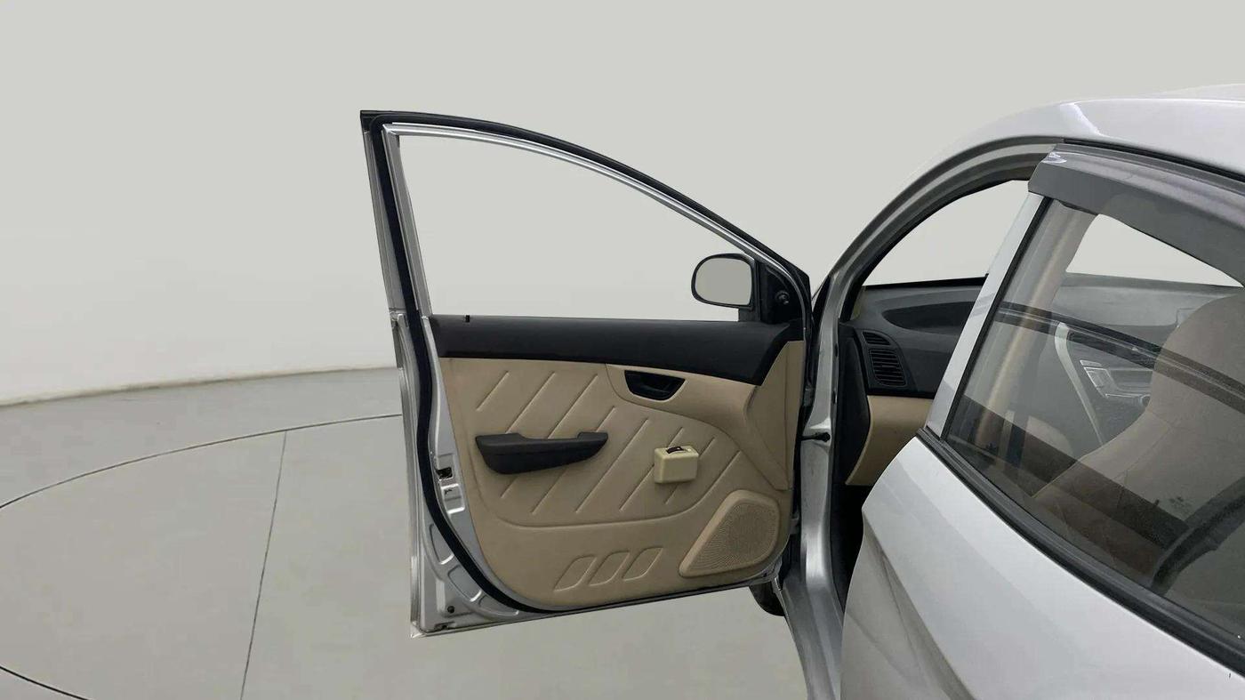 2014 Hyundai Eon D-LITE+, Petrol, Manual, 26,250 km, LHS Front Door