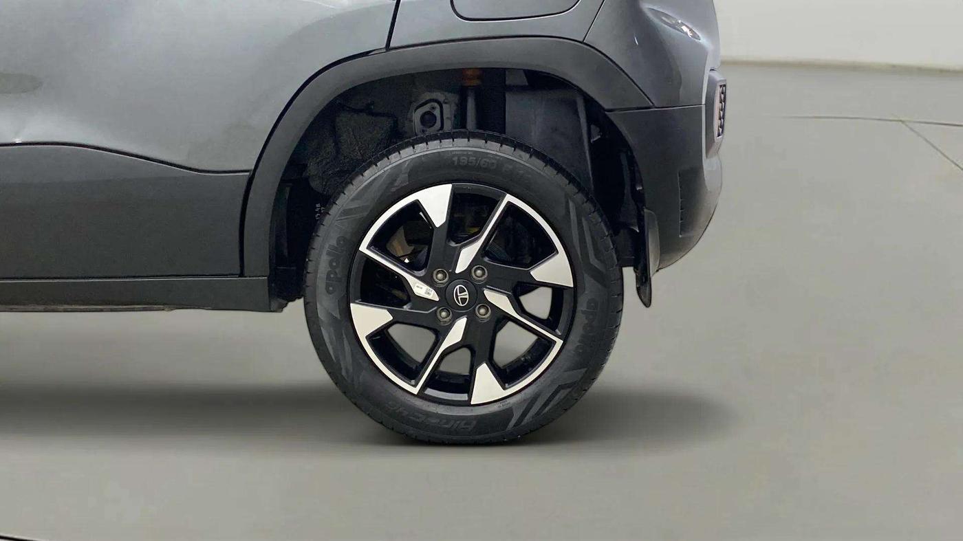 2024 Tata PUNCH CREATIVE  AMT, Petrol, Automatic, 11,842 km, Left Rear Wheel