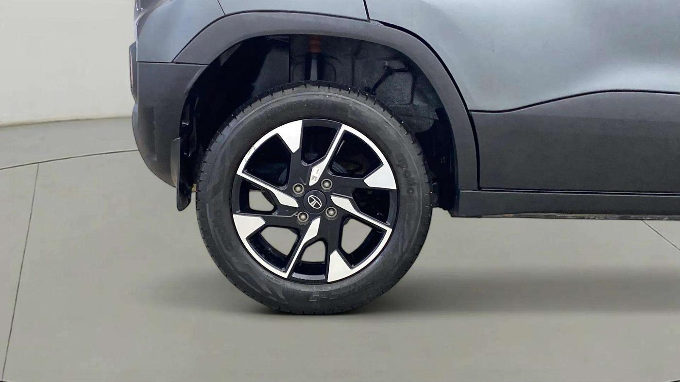 2024 Tata PUNCH CREATIVE  AMT, Petrol, Automatic, 11,842 km, Right Rear Wheel