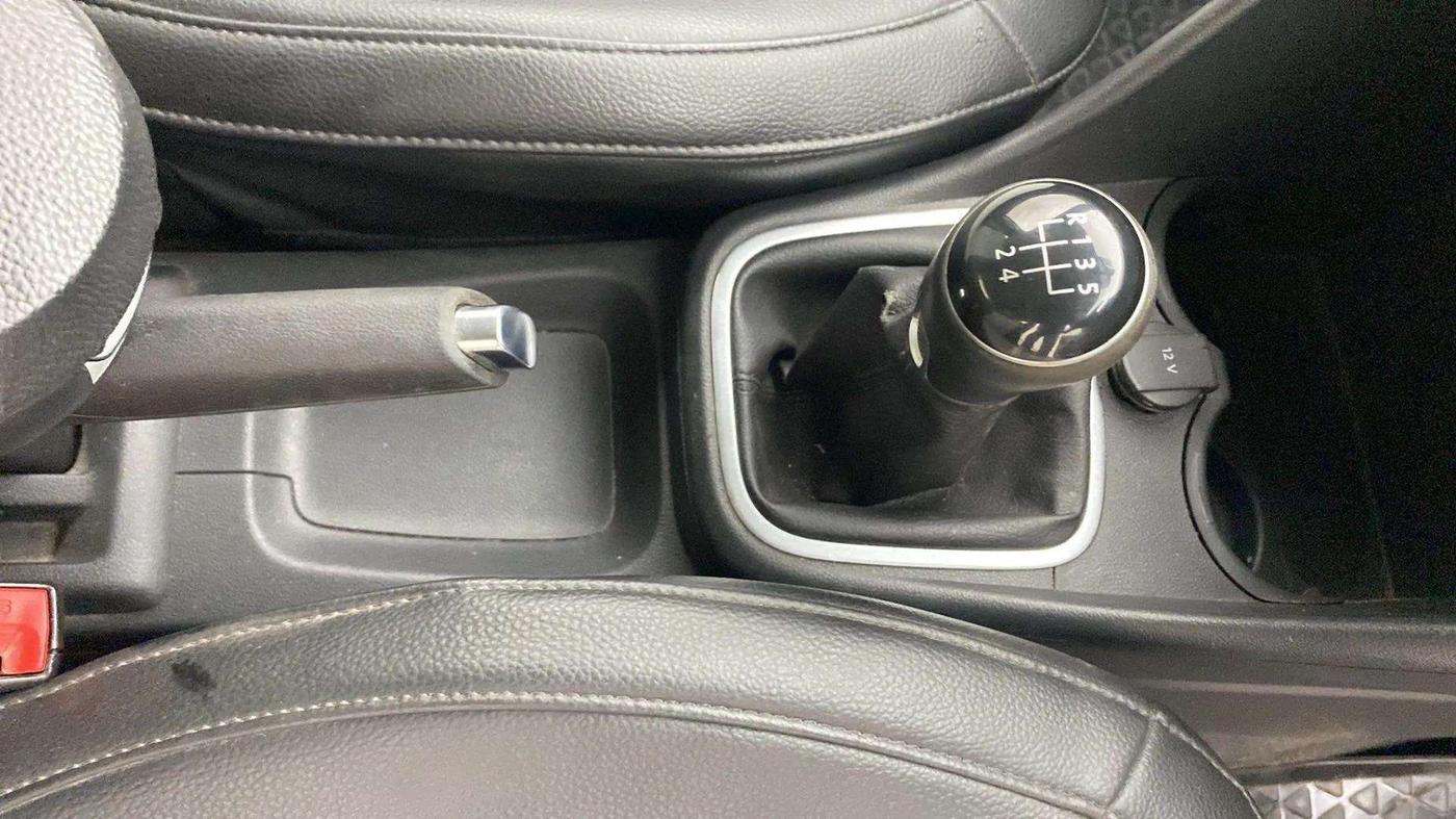 2018 Volkswagen Polo HIGHLINE PLUS 1.5 16 ALLOY, Diesel, Manual, 85,471 km, Gear Lever