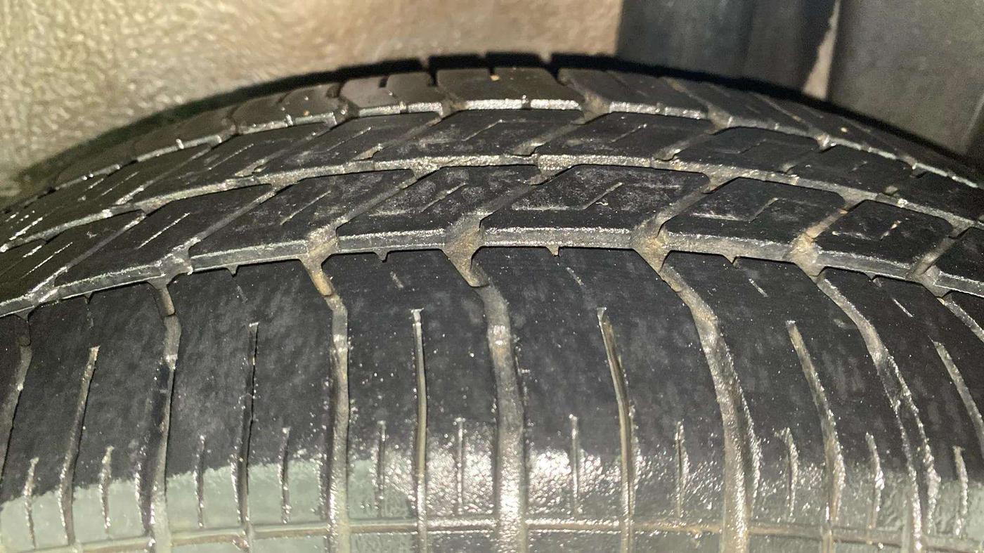 2015 Maruti Ritz VXI, Petrol, Manual, 36,438 km, Left Rear Tyre Tread