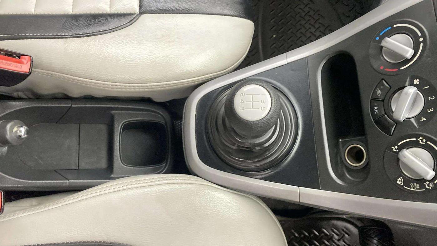 2015 Maruti Ritz VXI, Petrol, Manual, 36,438 km, Gear Lever