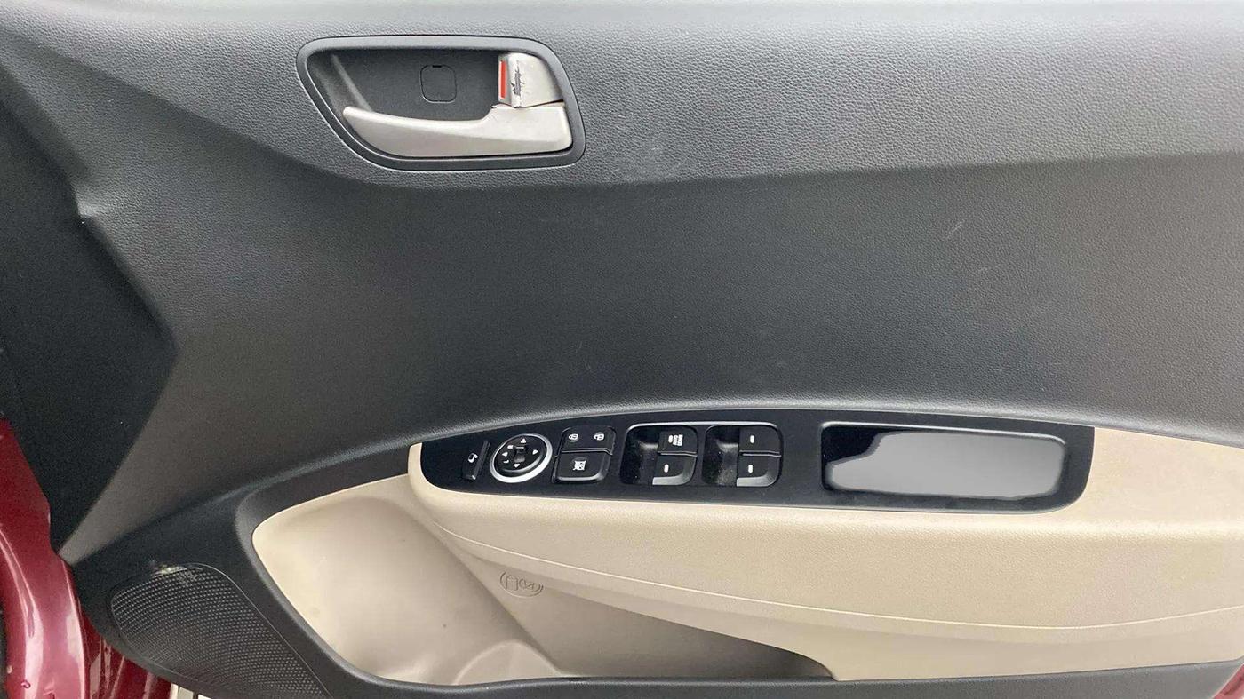 2015 Hyundai Grand i10 SPORTZ 1.2 KAPPA VTVT, Petrol, Manual, 27,720 km, Driver Side Door Panels Control