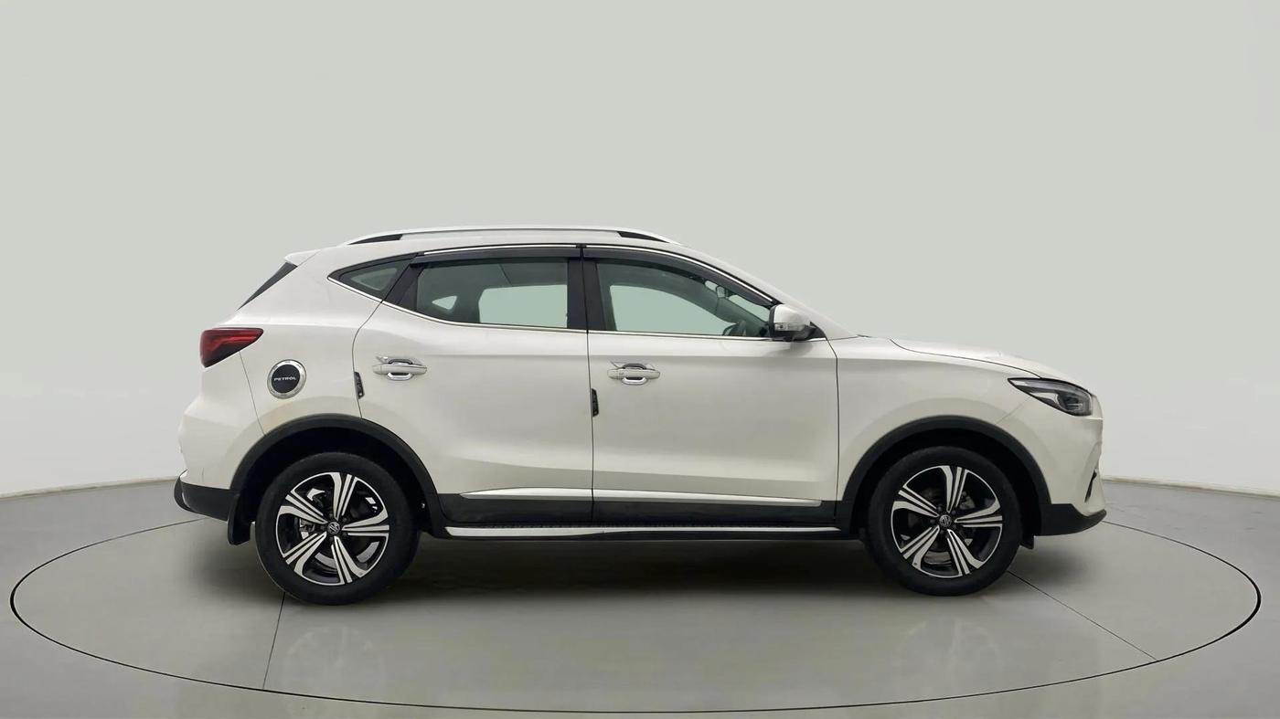 2022 MG ASTOR SAVVY 1.5 CVT S RED, Petrol, Automatic, 16,915 km, Right Side View