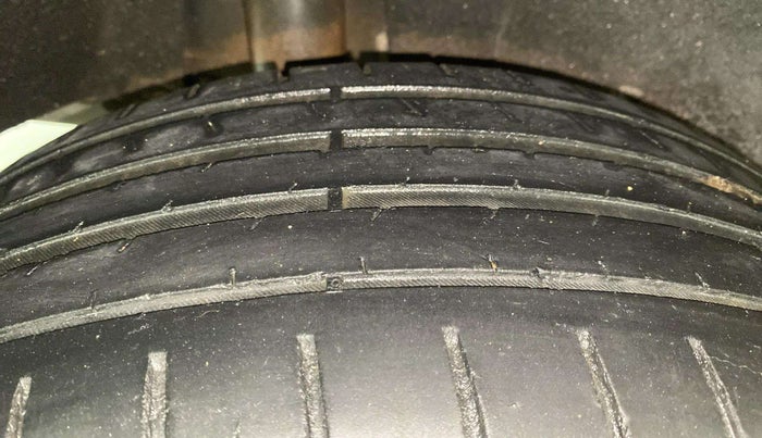 2020 Maruti Baleno ZETA PETROL 1.2, Petrol, Manual, 74,284 km, Right Rear Tyre Tread