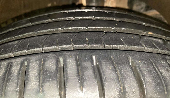 2020 Maruti Baleno ZETA PETROL 1.2, Petrol, Manual, 74,284 km, Right Front Tyre Tread