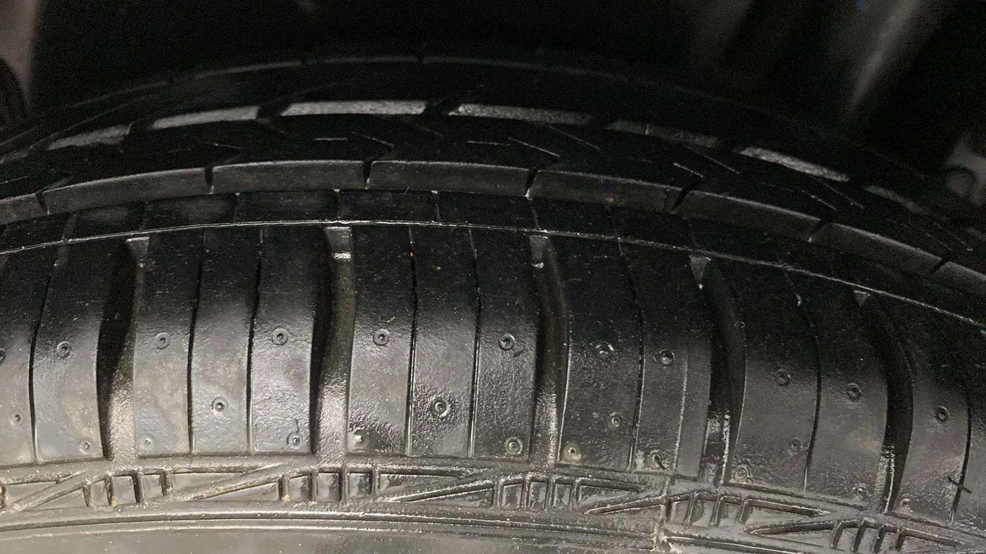 2017 Maruti Swift Dzire VXI, Petrol, Manual, 35,594 km, Left Rear Tyre Tread