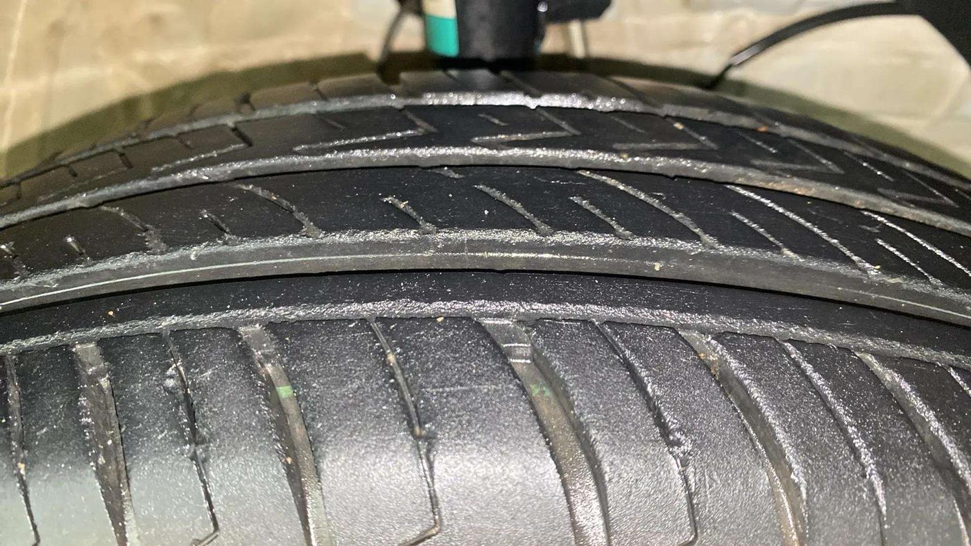 2023 Maruti Swift VXI, Petrol, Manual, 17,684 km, Right Front Tyre Tread