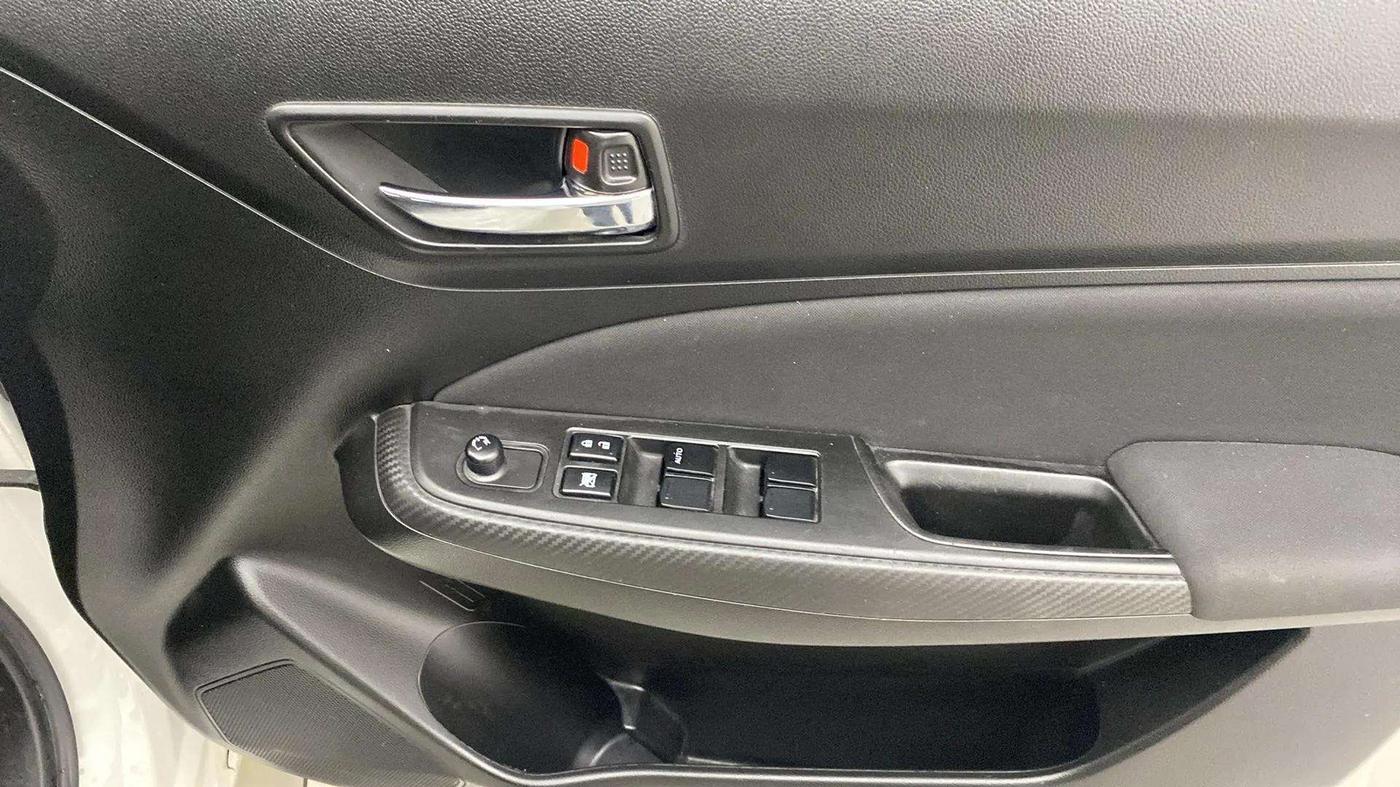 2023 Maruti Swift VXI, Petrol, Manual, 17,684 km, Driver Side Door Panels Control