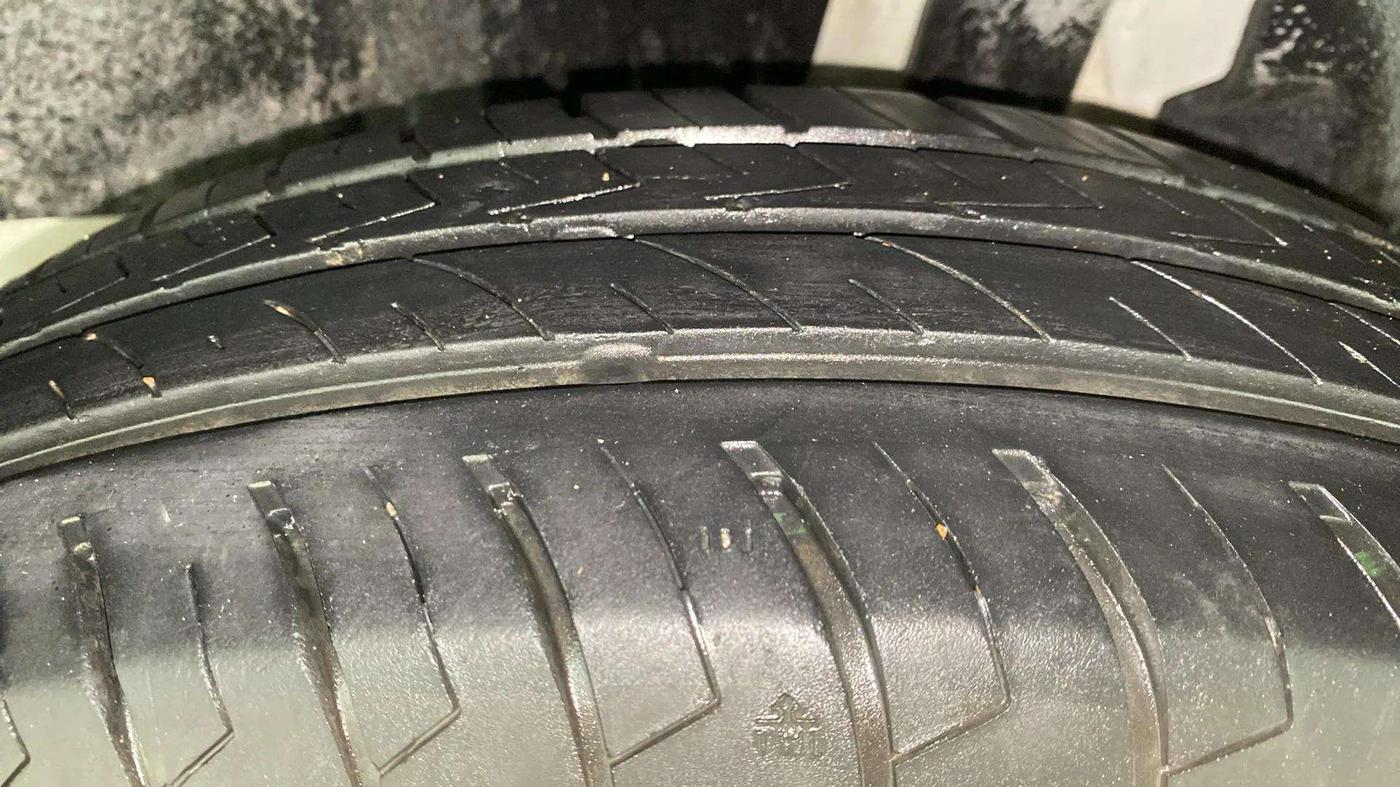 2023 Maruti Swift VXI, Petrol, Manual, 17,684 km, Left Rear Tyre Tread