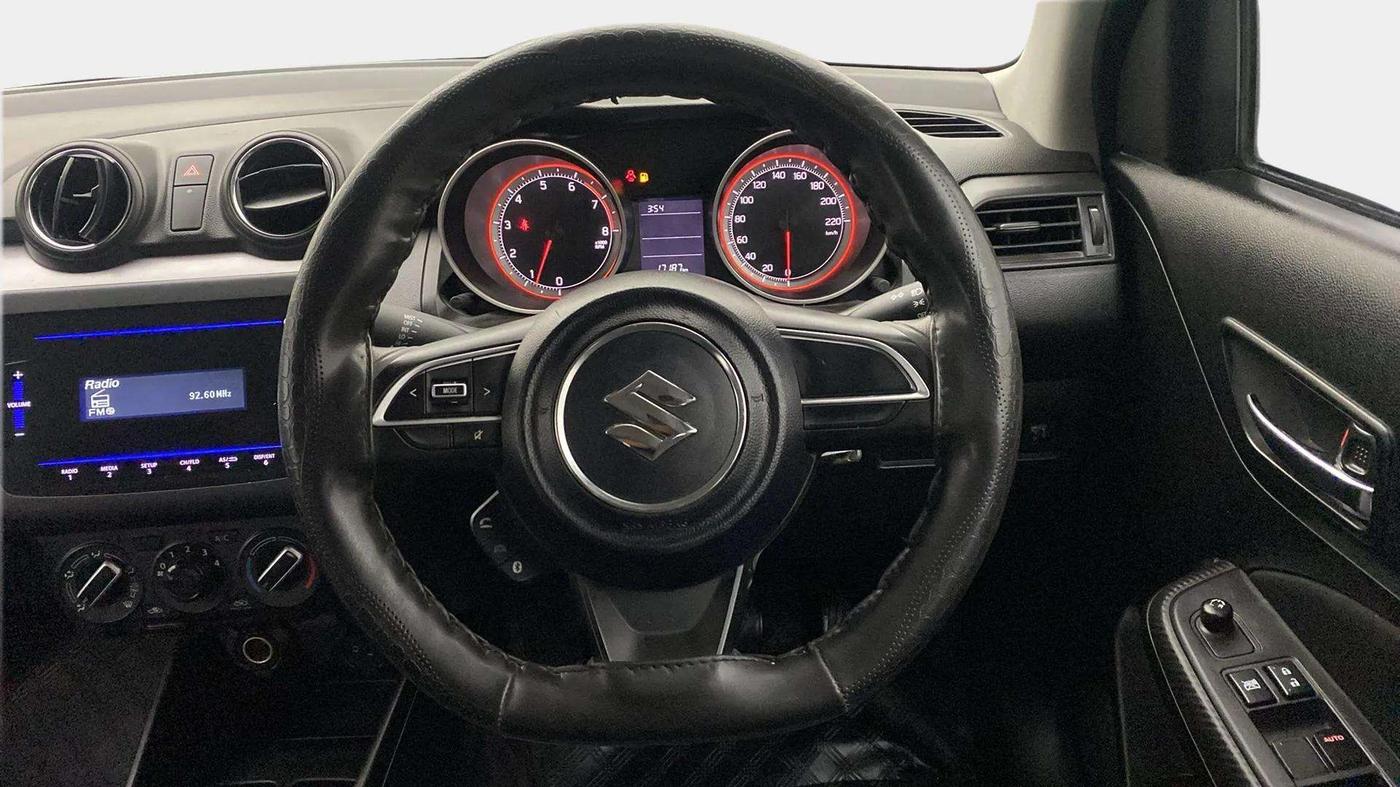 2023 Maruti Swift VXI, Petrol, Manual, 17,684 km, Steering Wheel Close Up