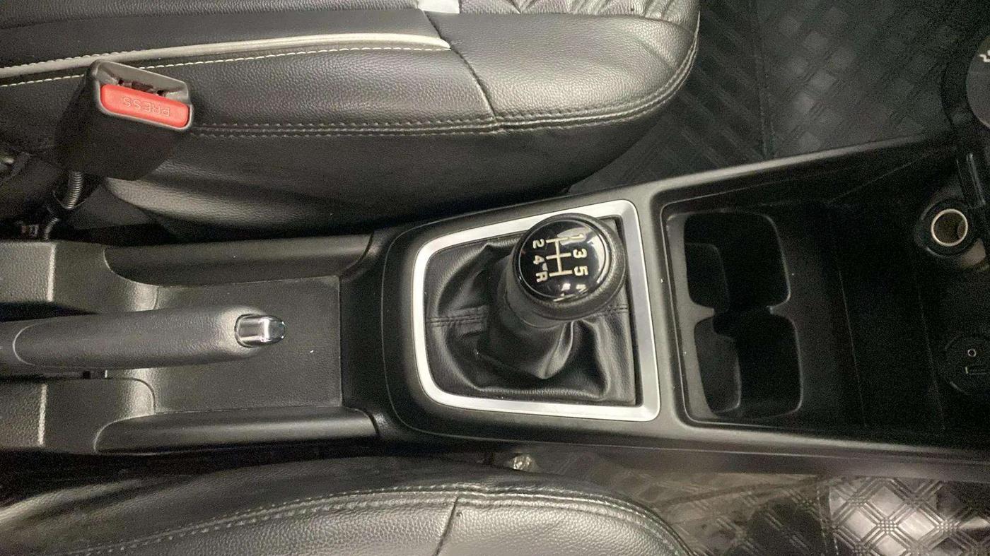 2023 Maruti Swift VXI, Petrol, Manual, 17,684 km, Gear Lever
