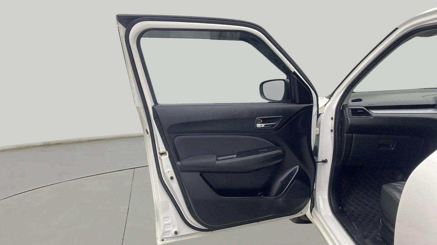 2023 Maruti Swift VXI, Petrol, Manual, 17,684 km, LHS Front Door