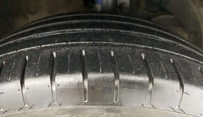 2018 Maruti Baleno ALPHA PETROL 1.2, Petrol, Manual, 52,698 km, Right Front Tyre Tread