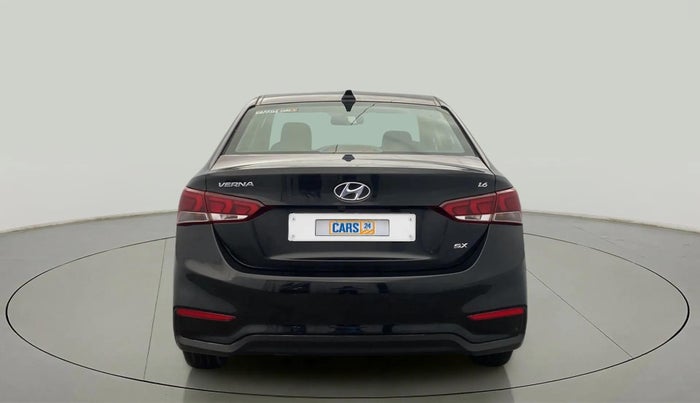 2018 Hyundai Verna 1.6 VTVT SX, Petrol, Manual, 19,122 km, Back/Rear