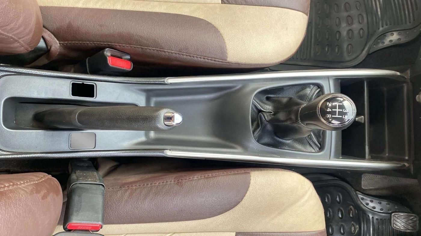 2016 Maruti Baleno DELTA PETROL 1.2, Petrol, Manual, 36,771 km, Gear Lever