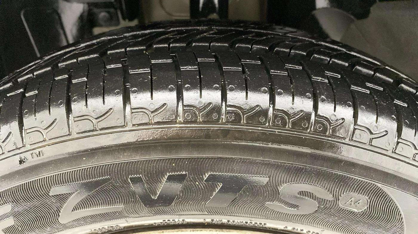 2017 Renault Kwid RXT 0.8, Petrol, Manual, 95,039 km, Left Front Tyre Tread