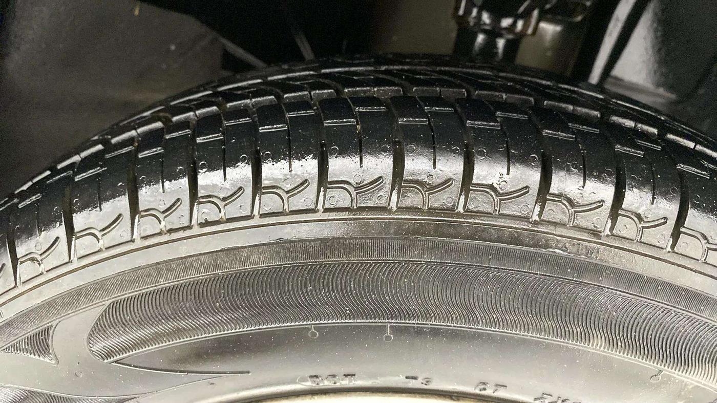 2017 Renault Kwid RXT 0.8, Petrol, Manual, 95,039 km, Right Front Tyre Tread