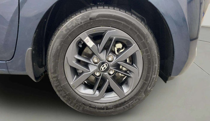2022 Hyundai GRAND I10 NIOS SPORTZ AMT 1.2 KAPPA VTVT, Petrol, Automatic, 12,930 km, Right Front Wheel