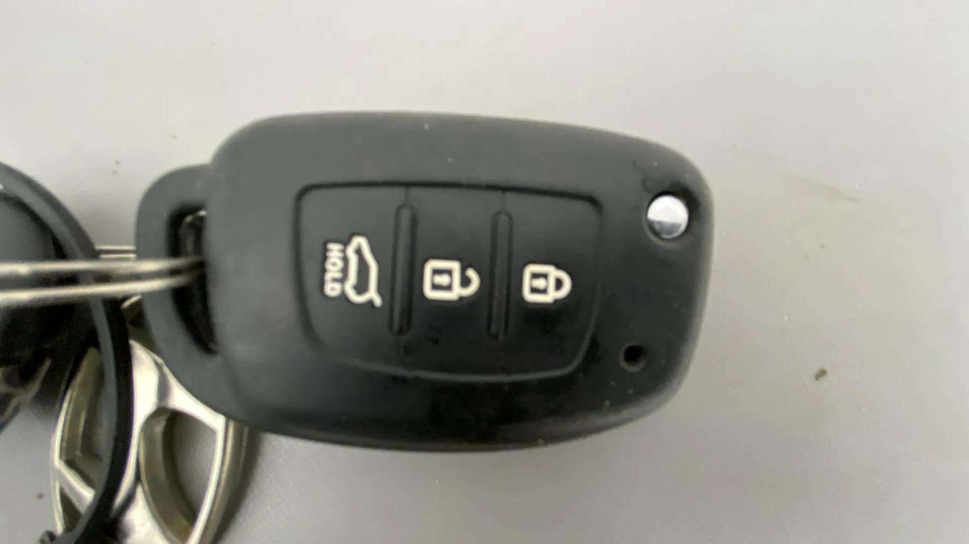 2022 Hyundai GRAND I10 NIOS SPORTZ AMT 1.2 KAPPA VTVT, Petrol, Automatic, 12,930 km, Key Close Up