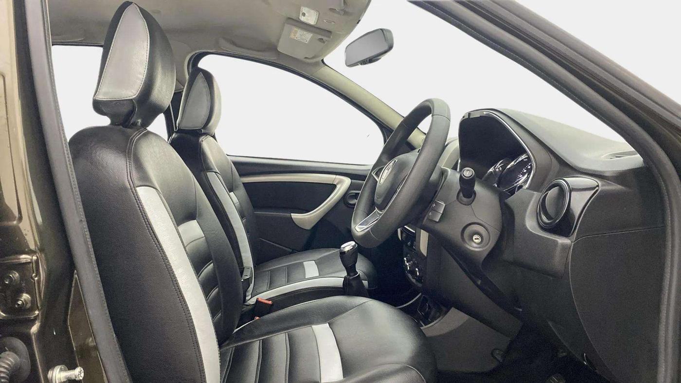 2019 Renault Duster 85 PS RXS MT DIESEL, Diesel, Manual, 56,133 km, Right Side Front Door Cabin