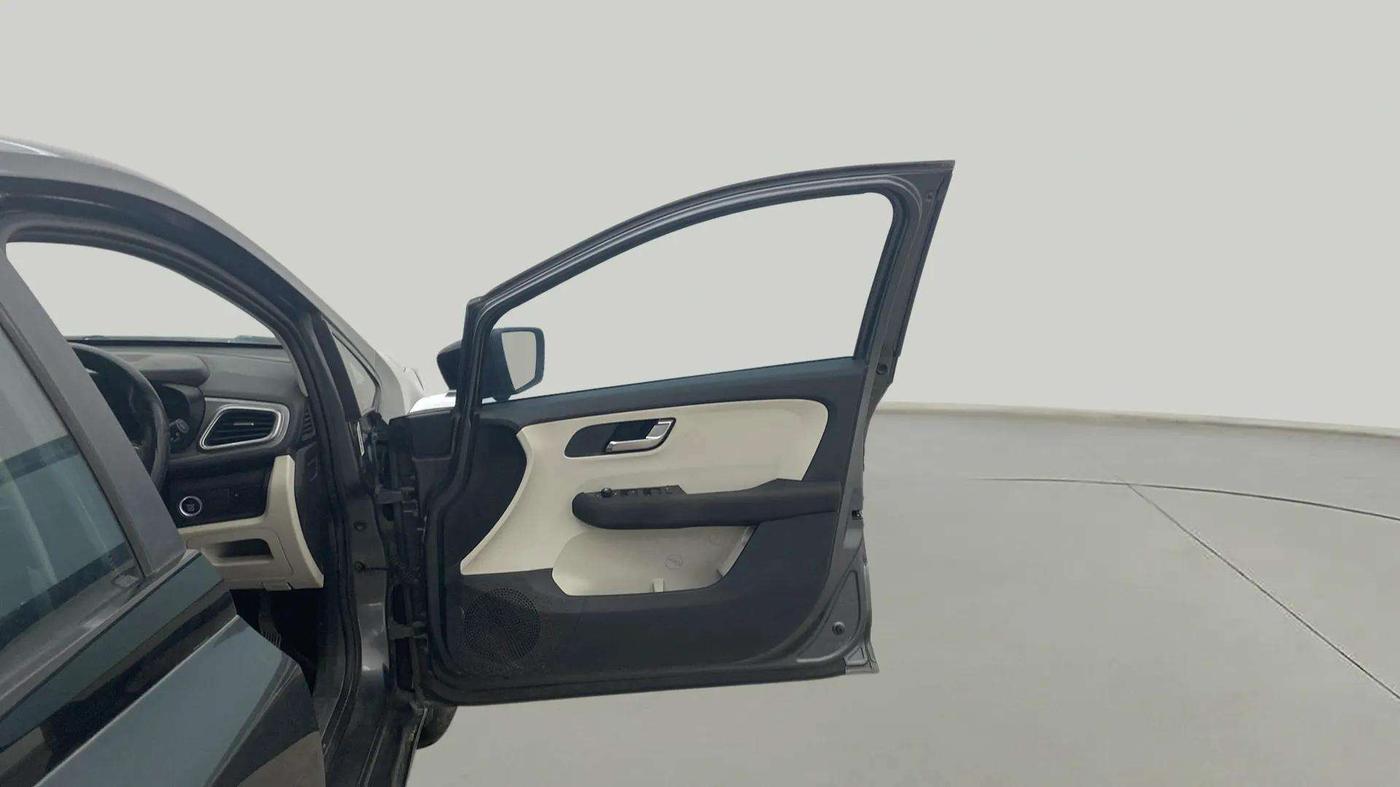2022 Tata ALTROZ XZ DIESEL, Diesel, Manual, 67,563 km, RHS Front Door