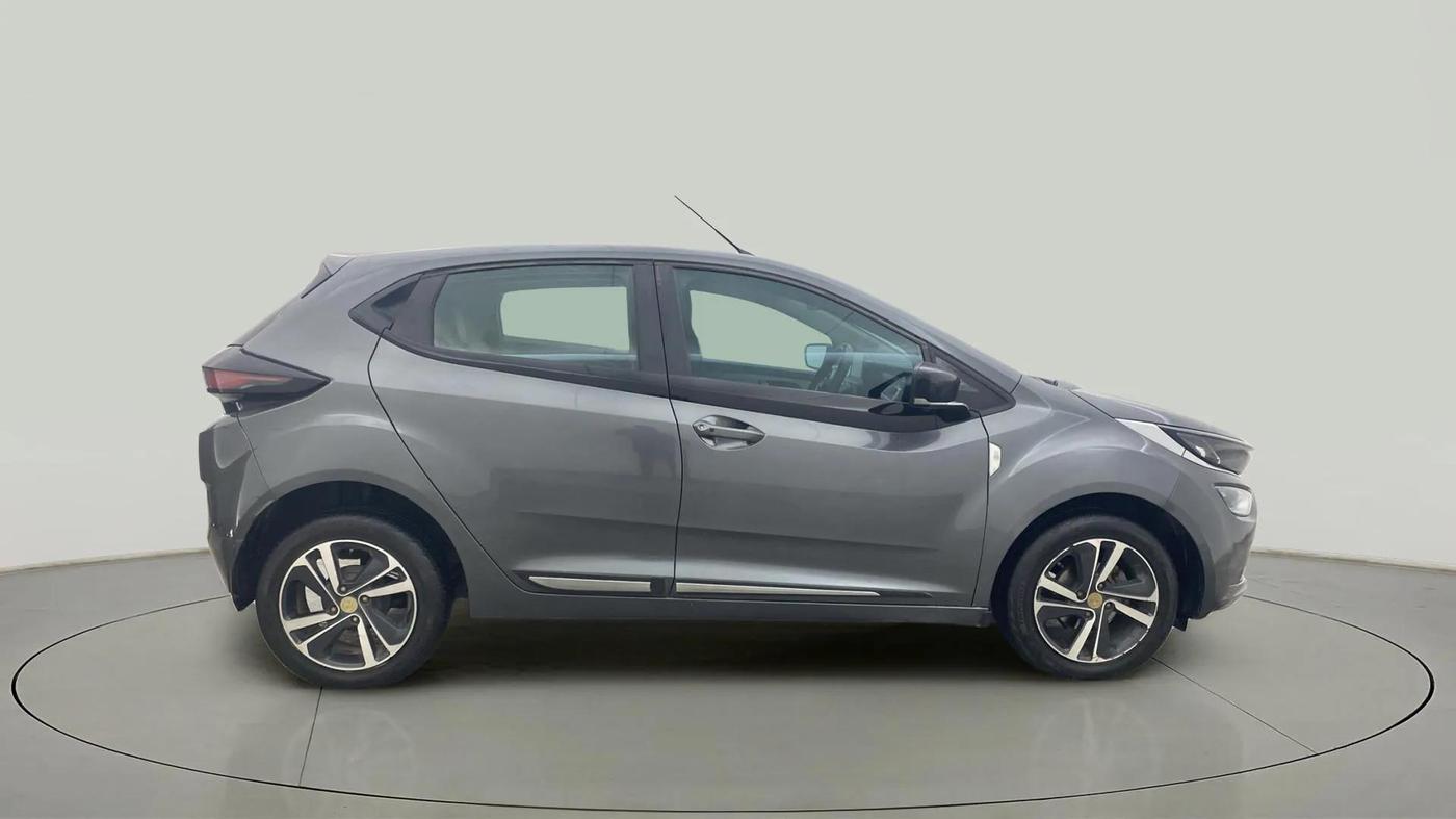 2022 Tata ALTROZ XZ DIESEL, Diesel, Manual, 67,563 km, Right Side View