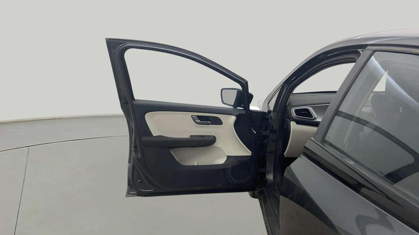 2022 Tata ALTROZ XZ DIESEL, Diesel, Manual, 67,563 km, LHS Front Door