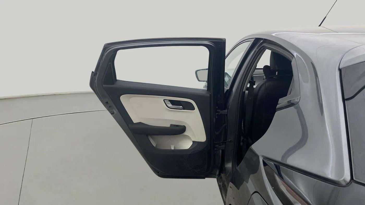 2022 Tata ALTROZ XZ DIESEL, Diesel, Manual, 67,563 km, LHS Rear Door