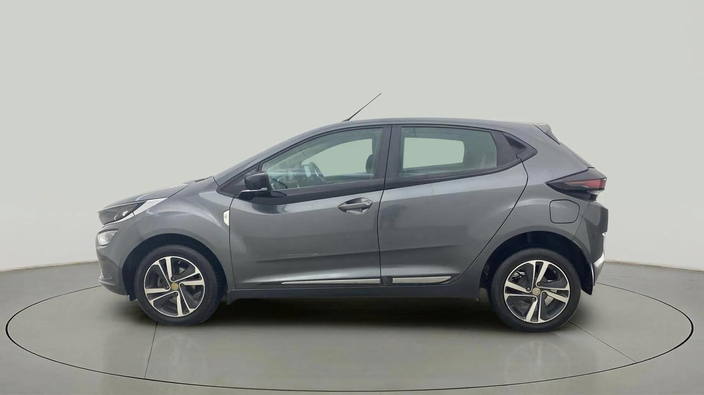 2022 Tata ALTROZ XZ DIESEL, Diesel, Manual, 67,563 km, Left Side