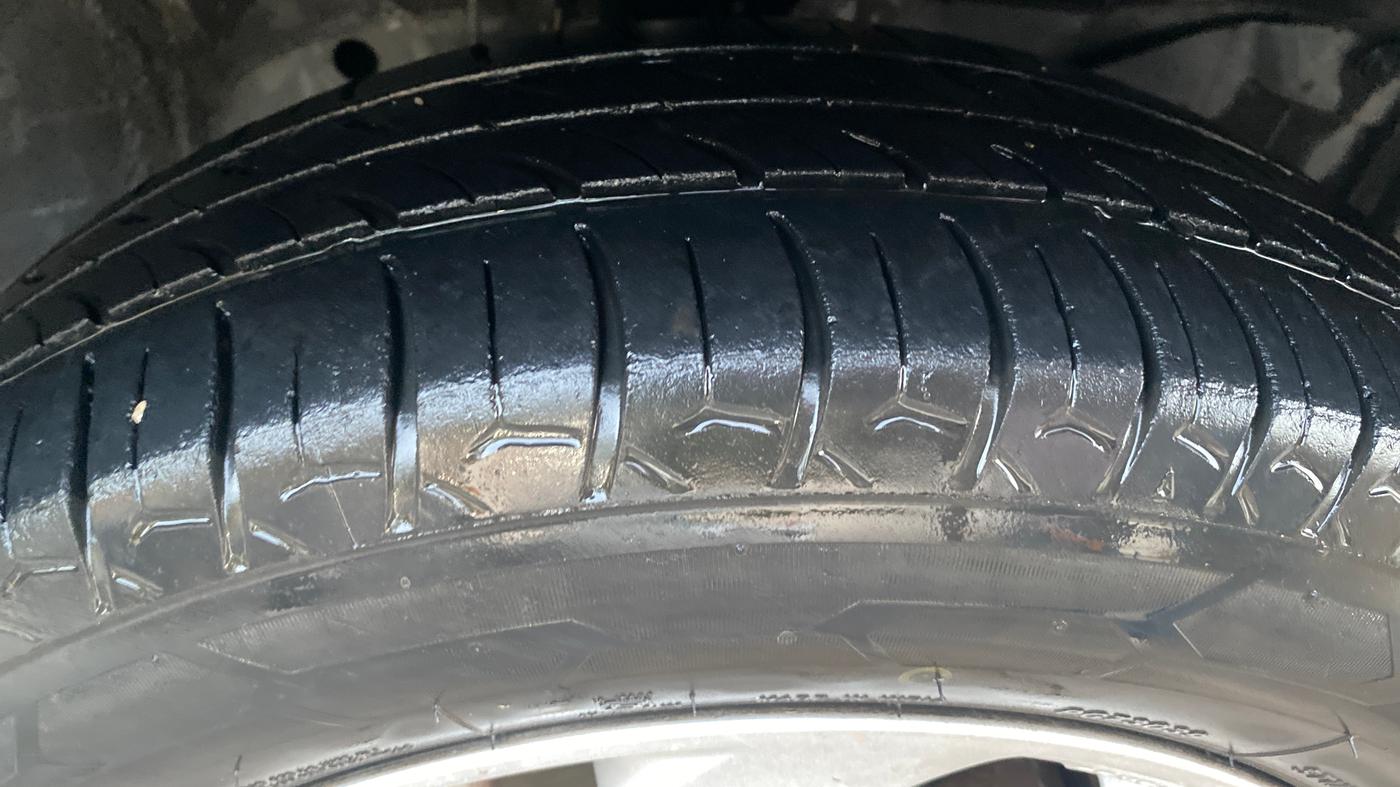2018 Honda Amaze 1.2L I-VTEC VX, Petrol, Manual, 1,00,373 km, Right Front Tyre Tread