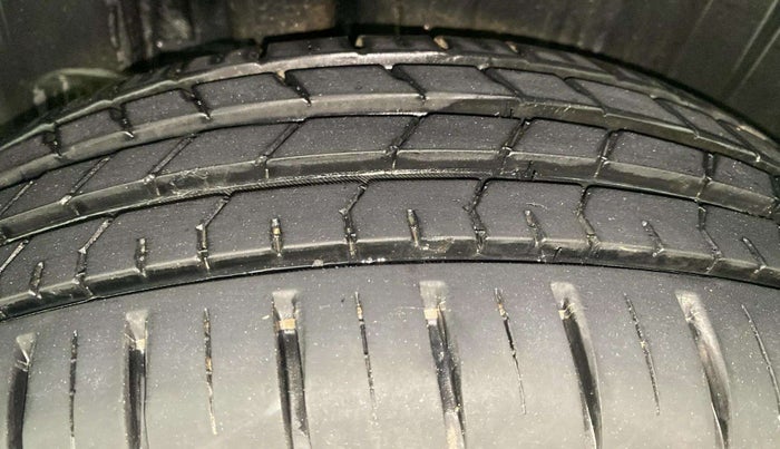 2022 Maruti Baleno ALPHA 1.2 AGS, Petrol, Automatic, 4,397 km, Right Rear Tyre Tread