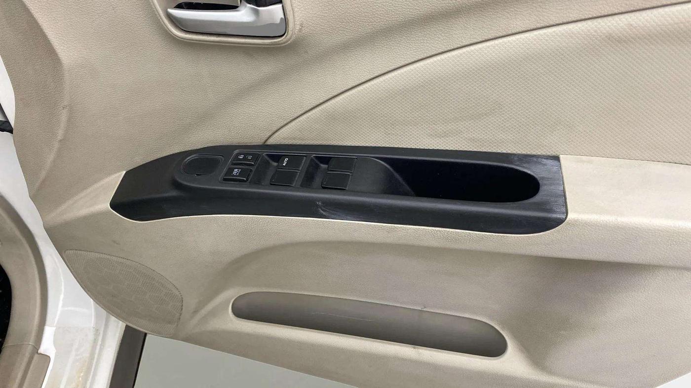 2017 Maruti Celerio VXI AMT, Petrol, Automatic, 71,266 km, Driver Side Door Panels Control