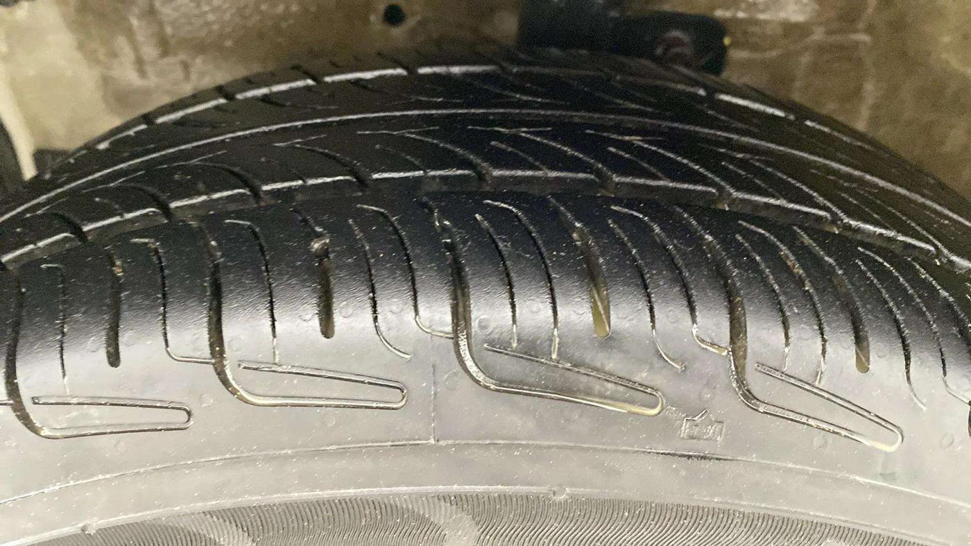2018 Maruti Celerio ZXI, Petrol, Manual, 60,399 km, Left Front Tyre Tread
