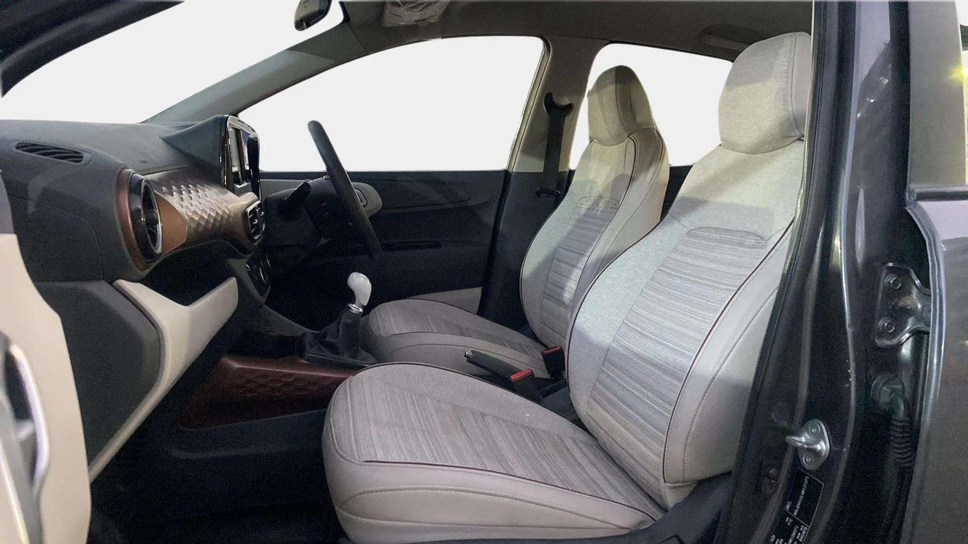 2022 Hyundai AURA SX 1.2 (O), Petrol, Manual, 38,433 km, Right Side Front Door Cabin